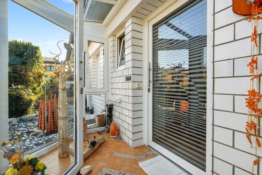 Mit 3D und Video: Modernes Einfamilienhaus mit großem und schön angelegten Garten in Nörvenich! 8 zimmer