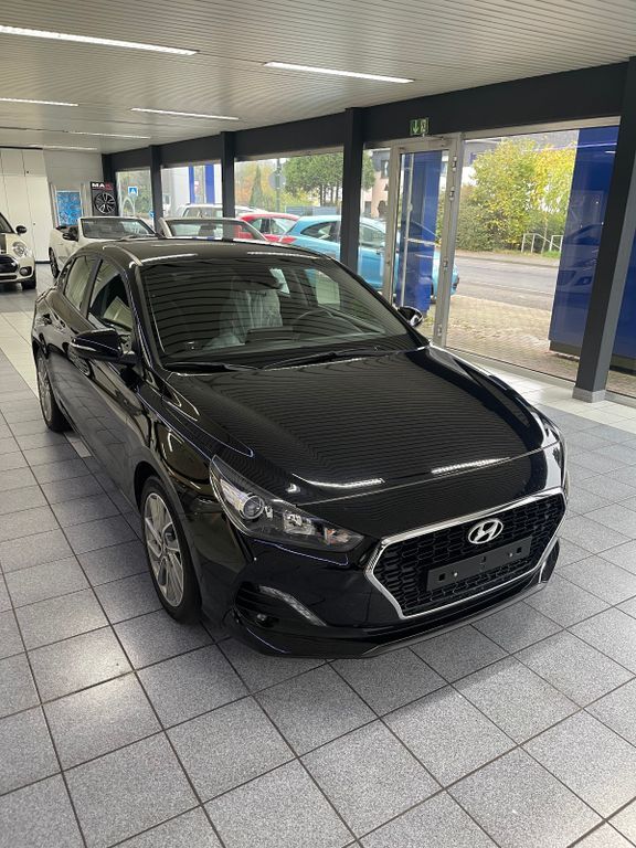 i30