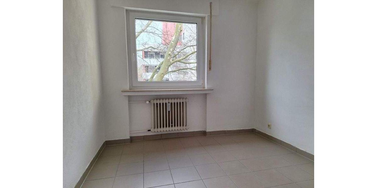 Gut vermietete sanierte 4-Zimmer-Wohnung mit Sonnenbalkon 4 zimmer