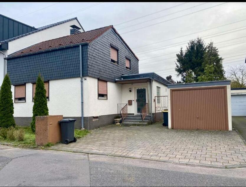 5-Zimmer-Haus mit Garten - 15 Min zum Hbf Köln