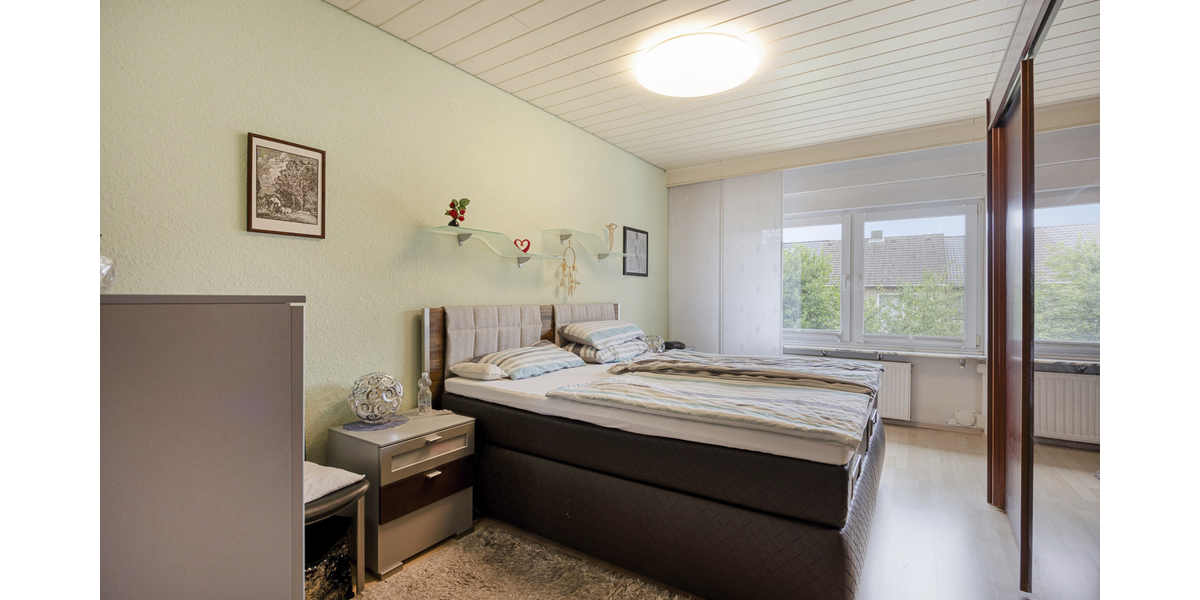 Top gepflegtes Reihenmittelhaus mit gemütlichem Garten, Terrasse und Garage in beliebter Wohnlage - Reihenmittelhaus Pulheim / Brauweiler Brauweiler | Angebot:27285366