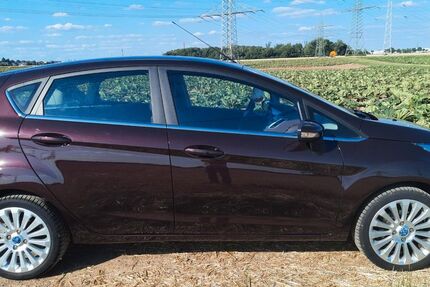 Ford Fiesta 58.000 km 4.900 € Bornheim 53332