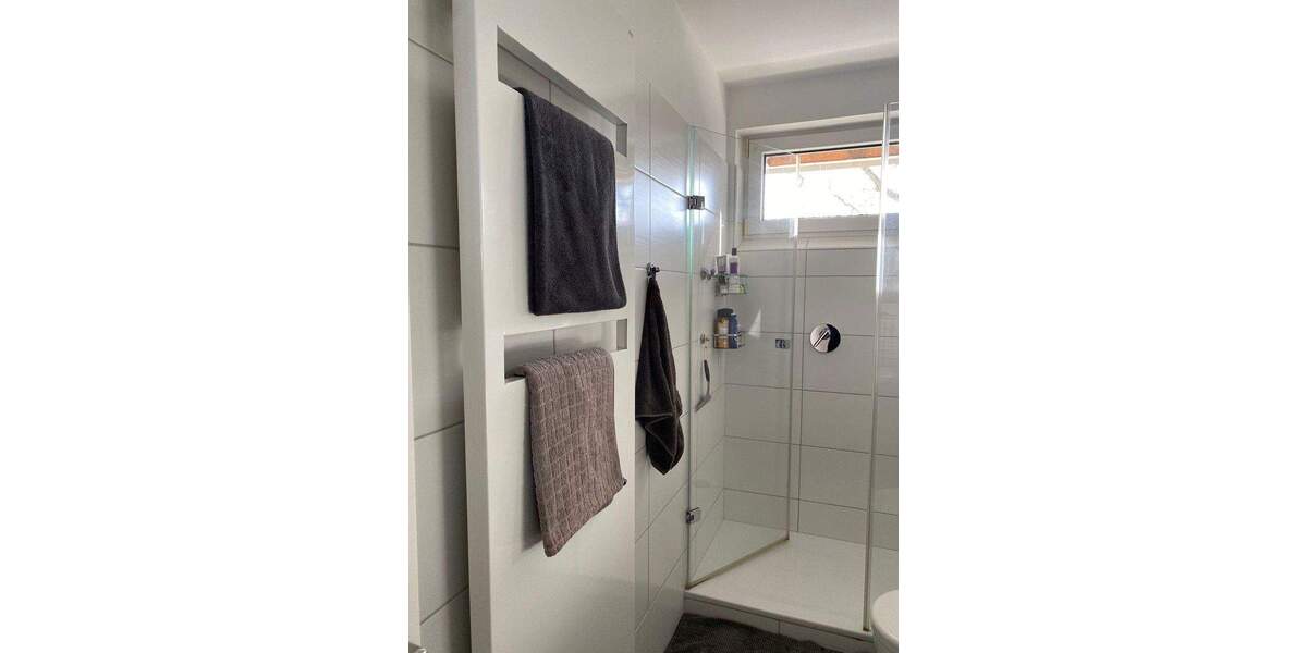 Lichtdurchflutete Wohnung mit zwei Balkonen am Volksgarten 2 zimmer