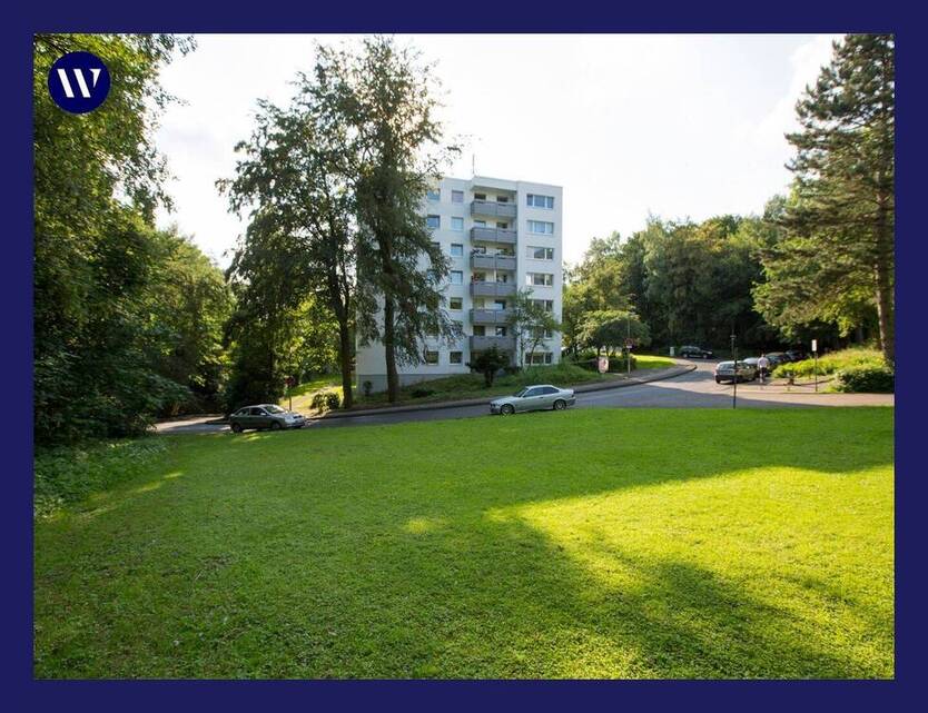 Familien-Wohnung in grüner Lage mit Balkon + renoviert + Wannenbad + separates WC + Aufzug