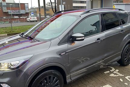 Ford Kuga 61.000 km 16.500 &euro; Köln 50674