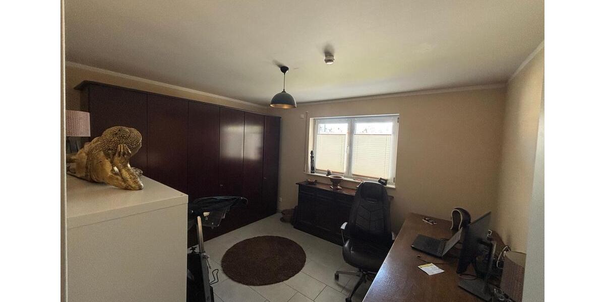 Etagenwohnung Bergisch Gladbach Alt-Frankenforst - 4 Zimmer, 136 m&sup2;, 1.765&euro; | Angebot:25377614