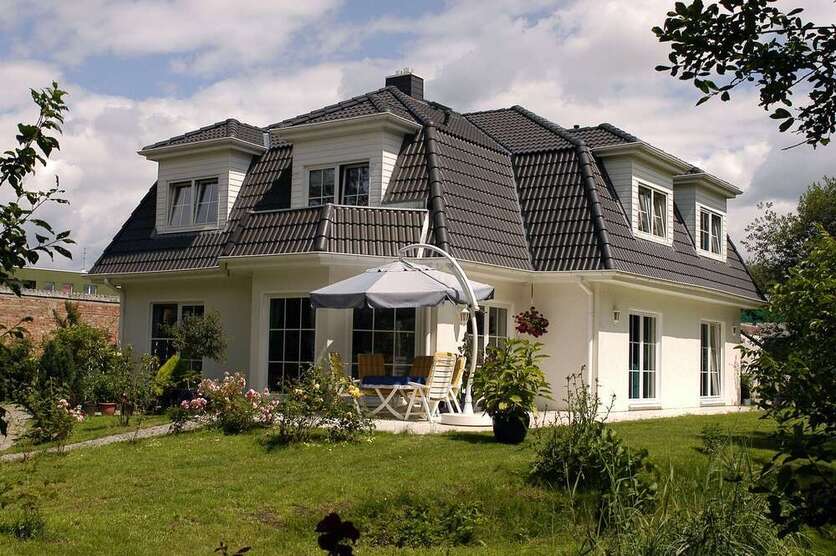 Haus zum Kaufen in Köln-Bayenthal 820.000 € 220 m²