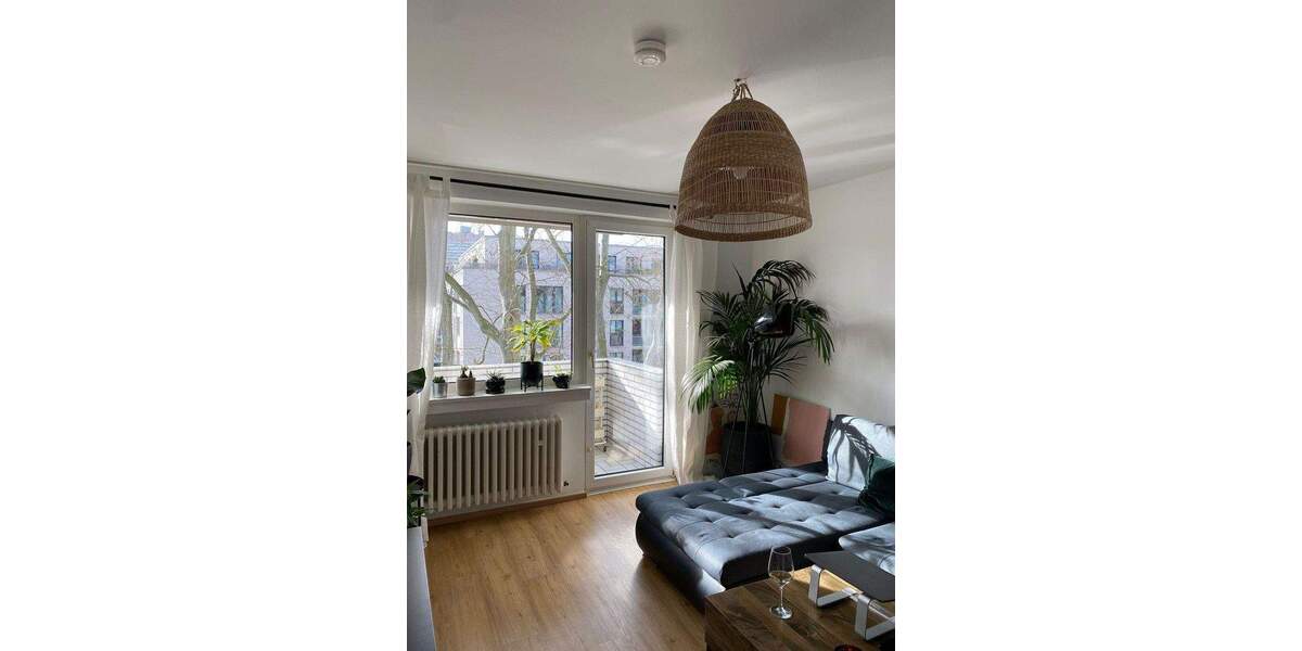 Lichtdurchflutete Wohnung mit zwei Balkonen am Volksgarten 2 zimmer