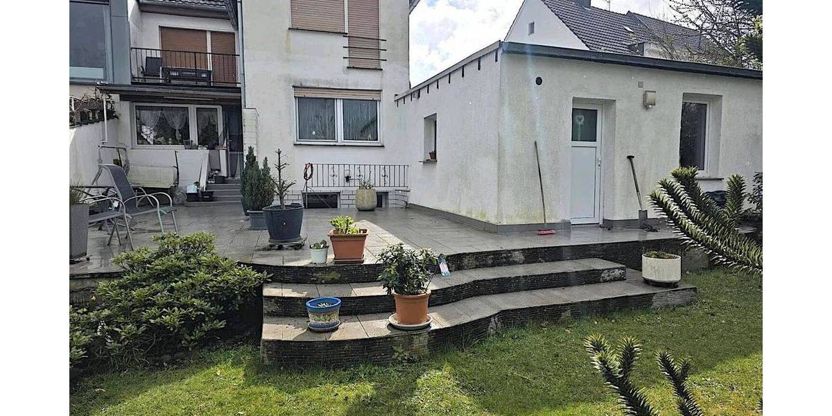 Mehrfamilienhaus, Wohnhaus Bergheim Oberaußem - 7 Zimmer, 150 m&sup2;, 280.000&euro; | Angebot:26795021