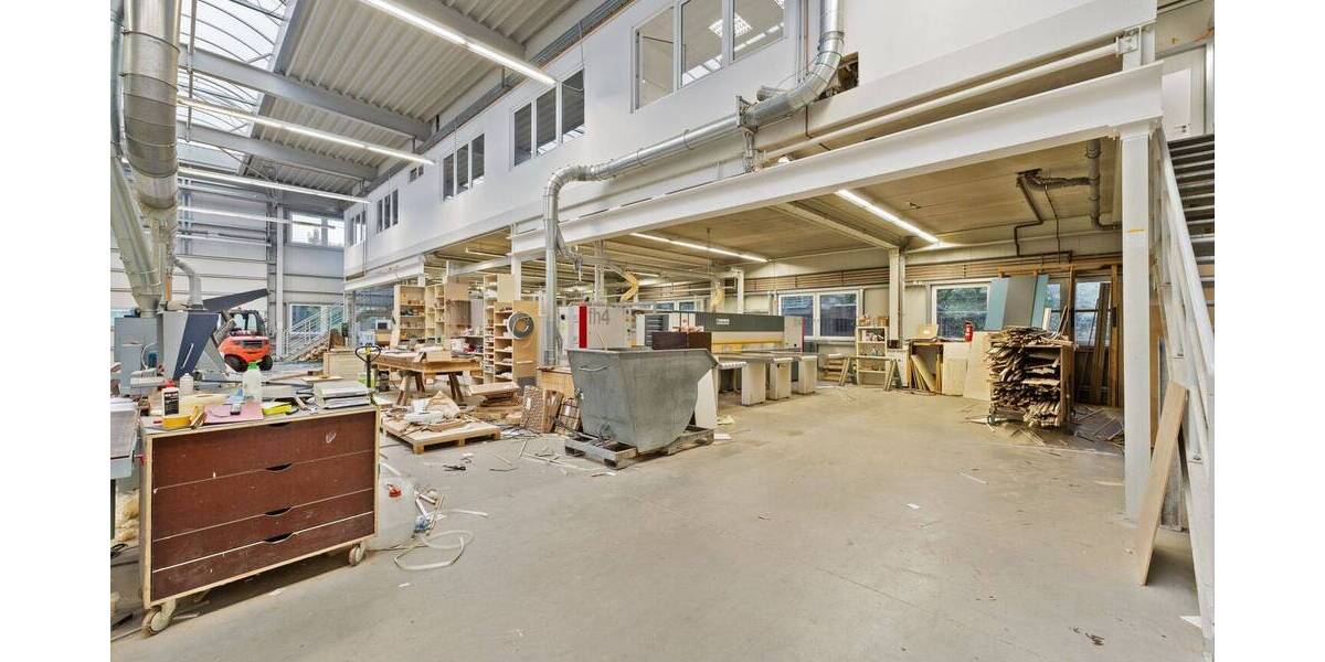 Ihr neuer Unternehmensstandort in Neuss: Moderne Gewerbehalle mit repräsentativem Bürotrakt zimmer