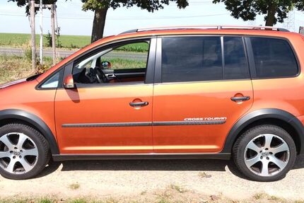 VW Touran 208.700 km 4.999 &euro; Pulheim 50259