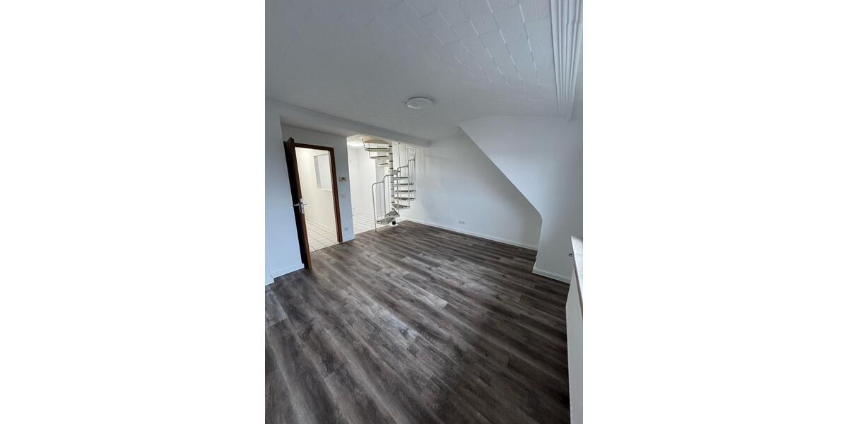 Zweistöckige Dreizimmerwohnung in Solingen 3 zimmer