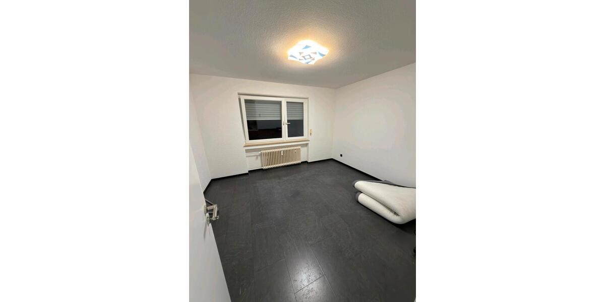 Etagenwohnung Leverkusen Bergisch Neukirchen - 4 Zimmer, 84 m&sup2;, 270.000&euro; | Angebot:24646498