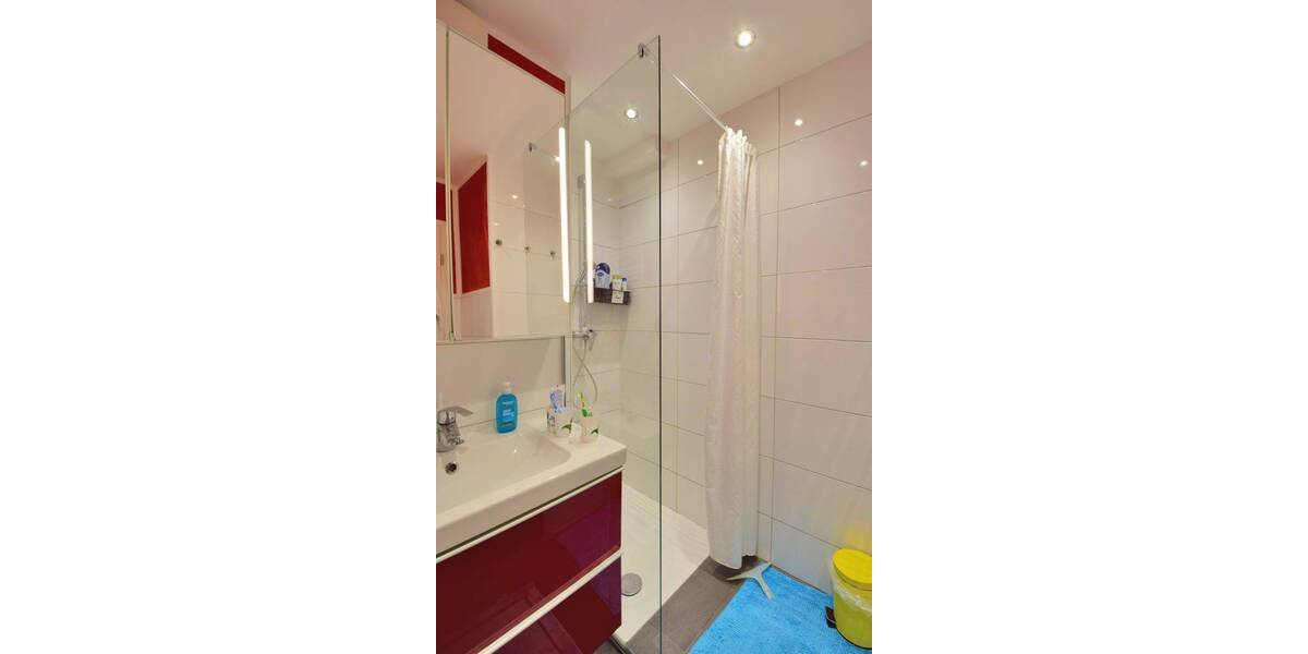 Kauf im Paket: 2 vermietete Wohnungen & 1 Garage in einem 3-Familienhaus in Bonn-Röttgen. 6 zimmer