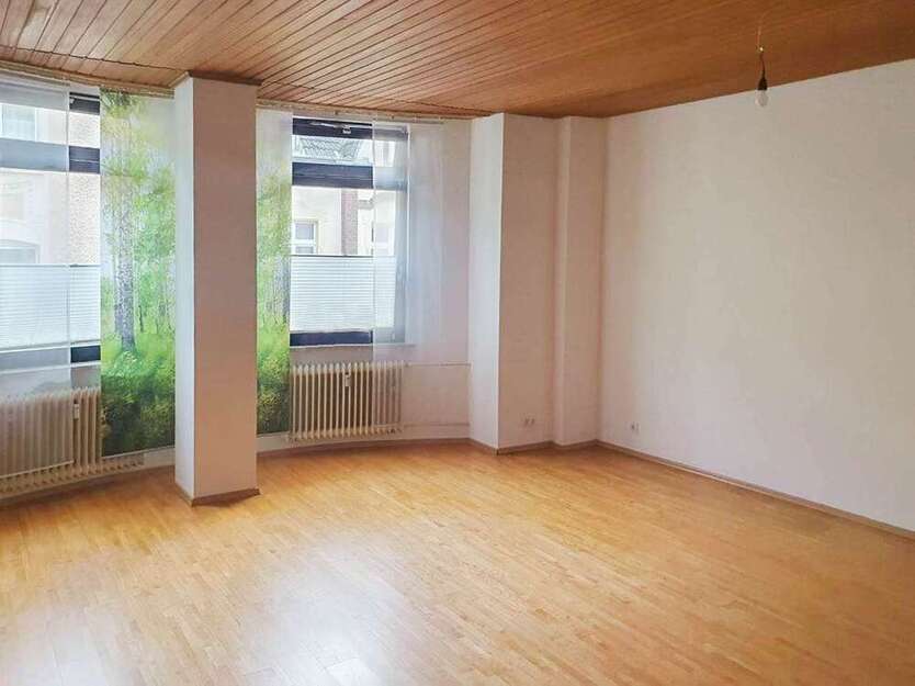 Wohnung zum Kaufen in Düsseldorf 270.000 € 90 m²