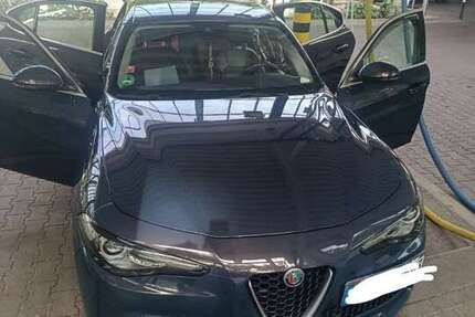 Alfa Romeo Giulia 160.000 km 14.500 &euro; Riehl (Köln) 50735