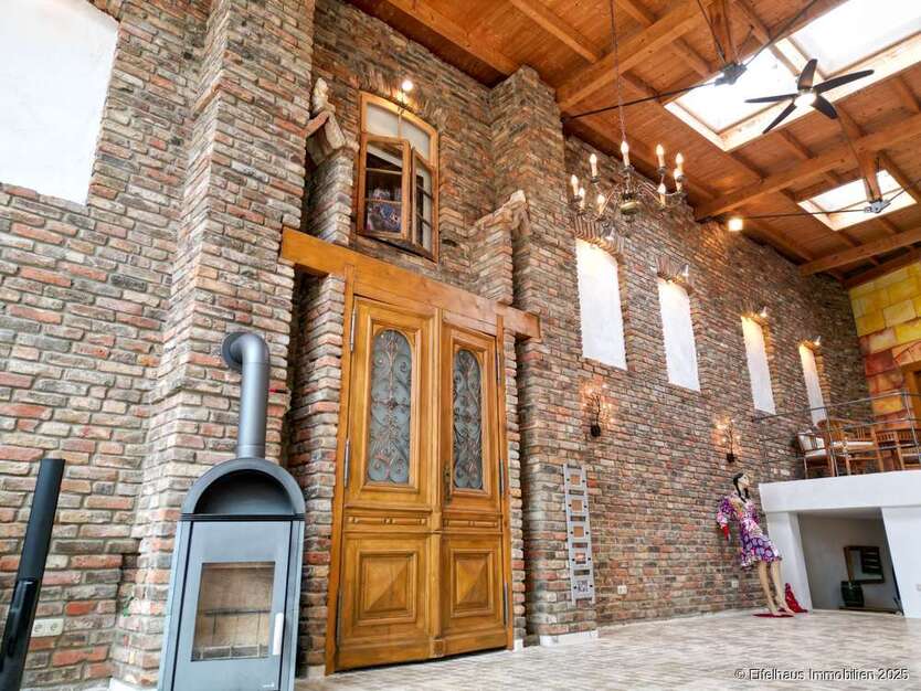 Haus zum Kaufen in Euskirchen 649.000 € 363 m²