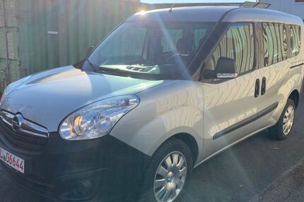 Opel Combo 95.000 km 6.999 &euro; Bergisch Gladbach 51465
