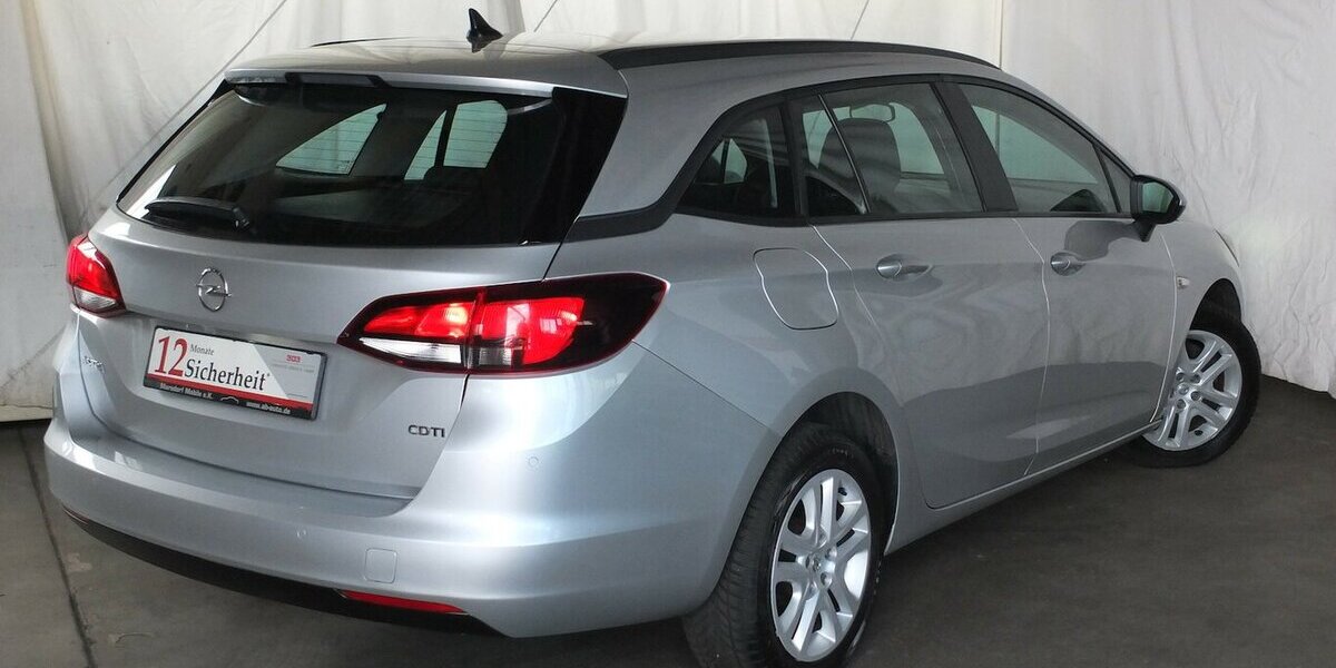 Opel Astra EDITION NAVI KLIMA TEMPOMAT BLUETOOTH 99.125 km 9.908 &euro; Köln 50858