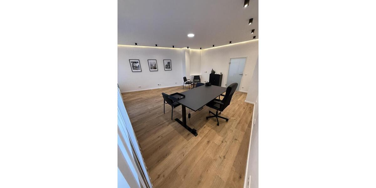 Modernes, voll möbliertes BüroLadenlokal mit großer Schaufensterfront in Köln-RathHeumar zimmer