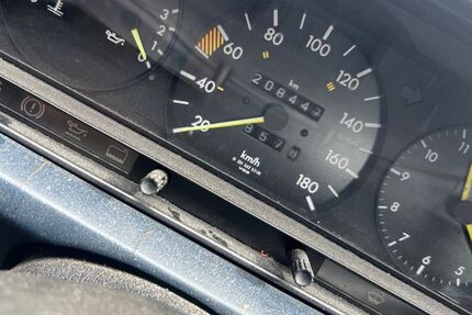 Mercedes-Benz 190 209.000 km 5.499 &euro; Elsdorf 50189