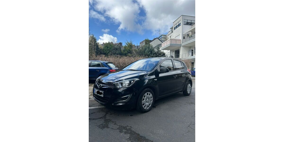 Hyundai i20 144.000 km 3.300 &euro; Troisdorf 53840