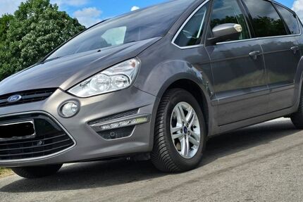 Ford S-Max 137.811 km 9.900 &euro; Niederkassel 53859