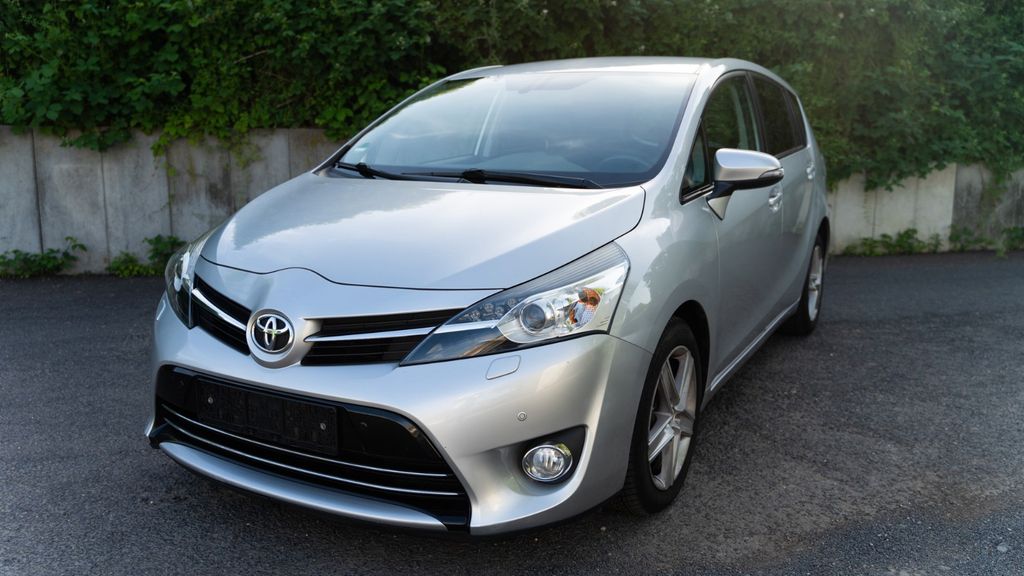 Toyota Verso 181.412 km 8.850 &euro; Hürth 50354