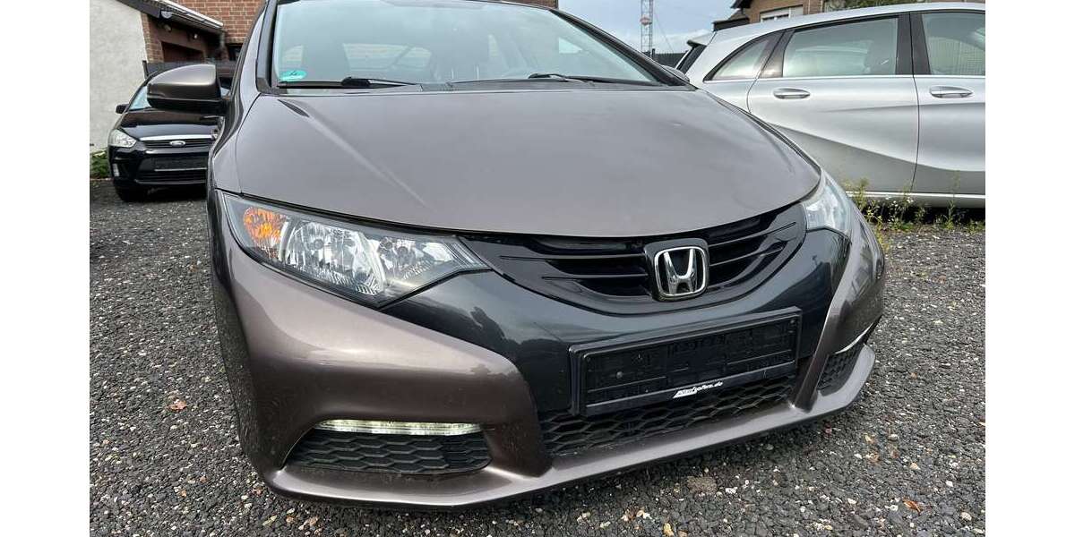Honda Civic 102.000 km 6.955 € Bergheim-Niederaußem 50129