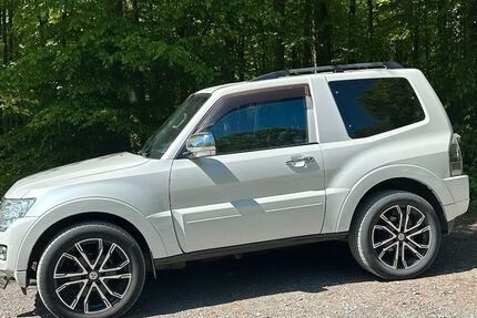 Mitsubishi Pajero 97.000 km 33.500 &euro; Siegburg (zwischen Köln und Bonn) 53721