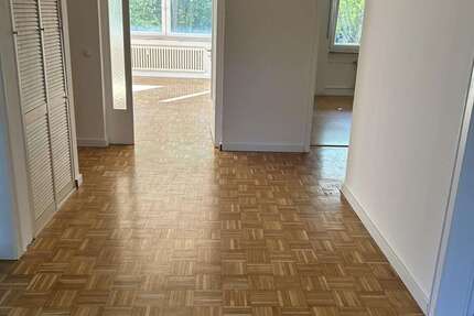 Wohnung Bonn Tannenbusch - 3 Zimmer, 82 m&sup2;, 375&euro; | Angebot:26363935