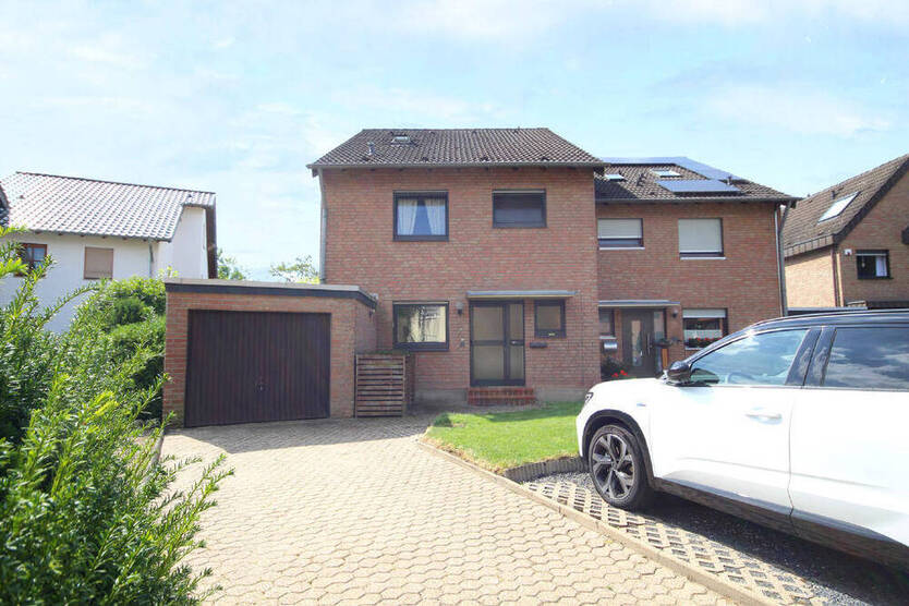 Weilerswist! Sonnenhelle, moderne Doppelhaushälfte mit großem Südgarten und Garage + zwei Stellplätze in ruhiger Lage! (LK 4737)