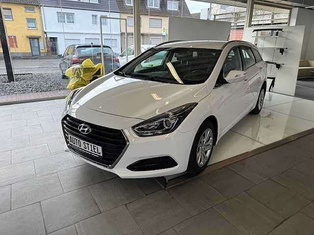 Hyundai i40 104.500 km 9.900 &euro; Siegburg 53721