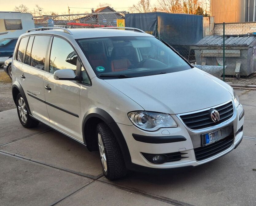 VW Touran 195.000 km 4.425 € Leverkusen 51373