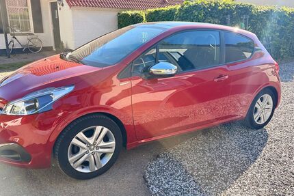 Peugeot 208 111.900 km 5.900 &euro; Bergheim 50127