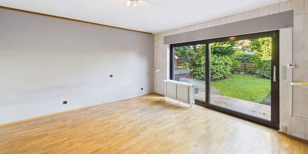 Waldrandlage in Königsdorf: Großzügiger Walmdachbungalow mit viel Potenzial 4 zimmer