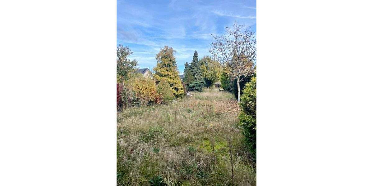 Massives Wohnhaus (DHH) auf großzügigem Grundstück in ruhiger Lage von Dormagen - Nievenheim 3 zimmer