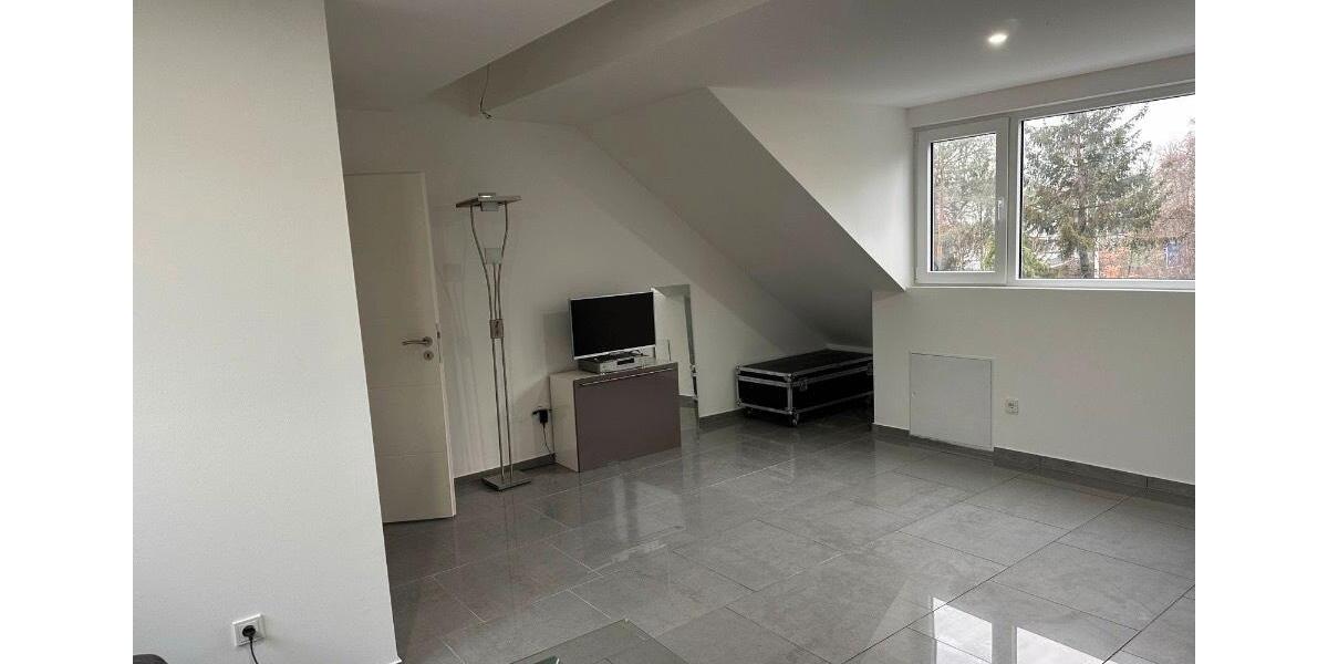 Dachgeschoßwohnung Bonn Poppelsdorf - 1 Zimmer, 37 m&sup2;, 890&euro; | Angebot:27608766