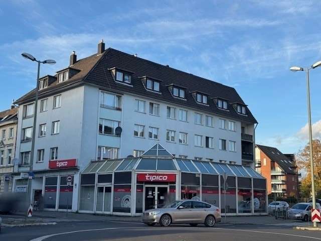 Haus zum Kaufen in Neuss 897.000 € 953 m² 40 zimmer