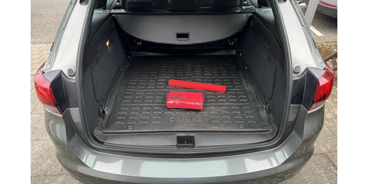 Opel Astra Klima Navi Temp CarPlay 1.Hd 28.000 km !!! 28.000 km 14.000 &euro; Erftstadt 50374