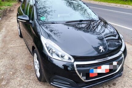 Peugeot 208 142.000 km 7.700 &euro; Köln 51069