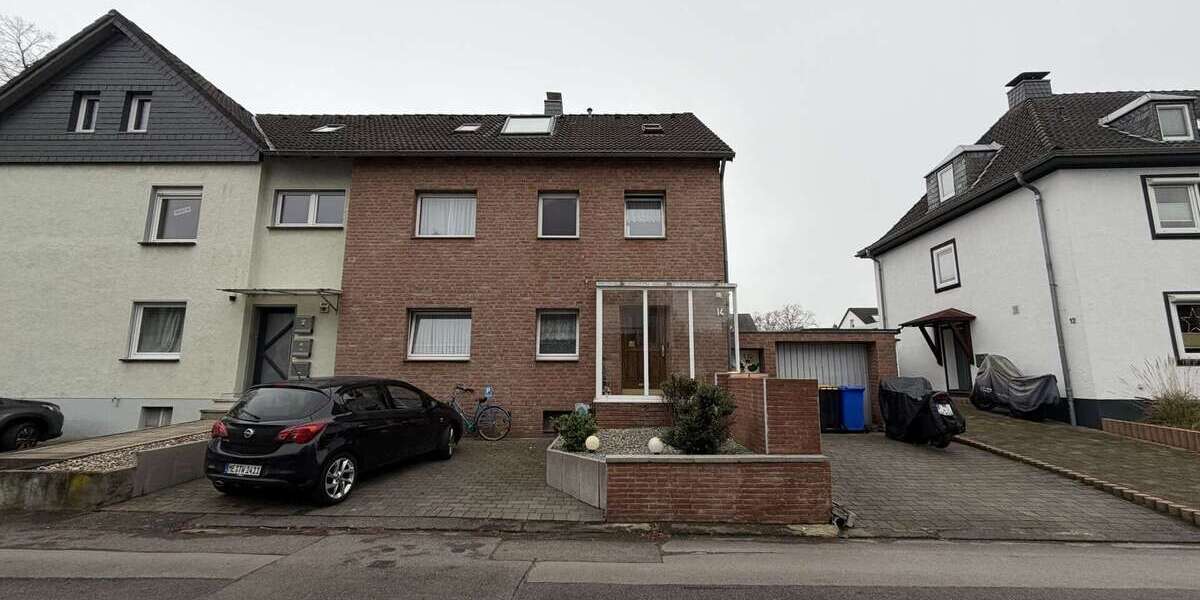 Haus zum Kaufen in Hilden 690.000 € 260.7 m² 10 zimmer