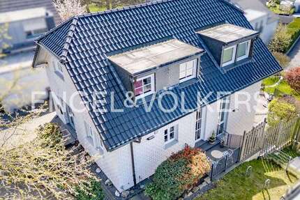 Haus Brühl - 5 Zimmer, 240 m&sup2;, 825.000&euro; | Angebot:26434629