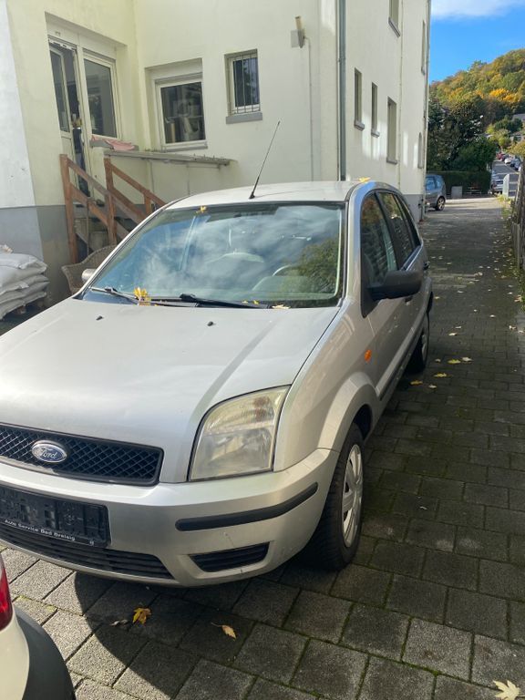 Ford Fusion 191.000 km 999 € Bonn 53119