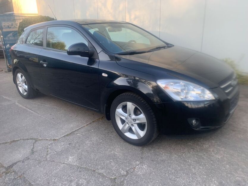 Kia ceed / Ceed 112.827 km 4.995 € Köln 51107