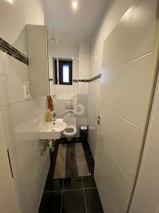 WOHNEN & VERMIETEN MIT GARTEN UND POOL - Mehrfamilienhaus, Wohnhaus Köln Porz | Angebot:27155693