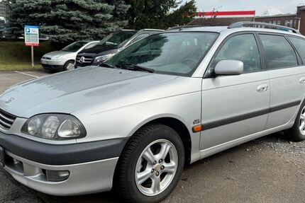 Toyota Avensis 188.258 km 2.699 € Remscheid 42855