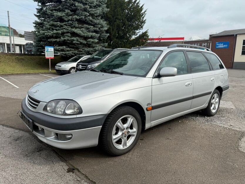 Toyota Avensis 188.258 km 2.699 € Remscheid 42855