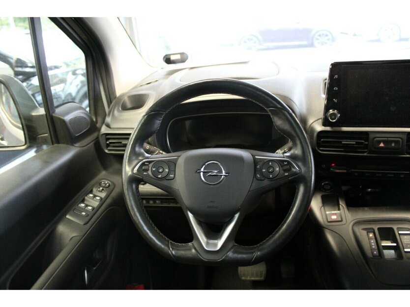 Opel Combo-e Life Ultimate 27.035 km 21.980 € Euskirchen 53881