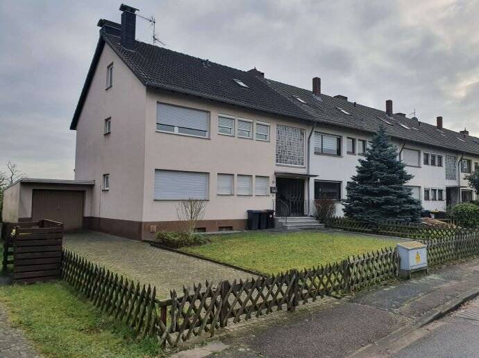 ***3-Familien-Haus mit Garage und wunderschönem Garten in Porz-Zündorf*** 8 zimmer